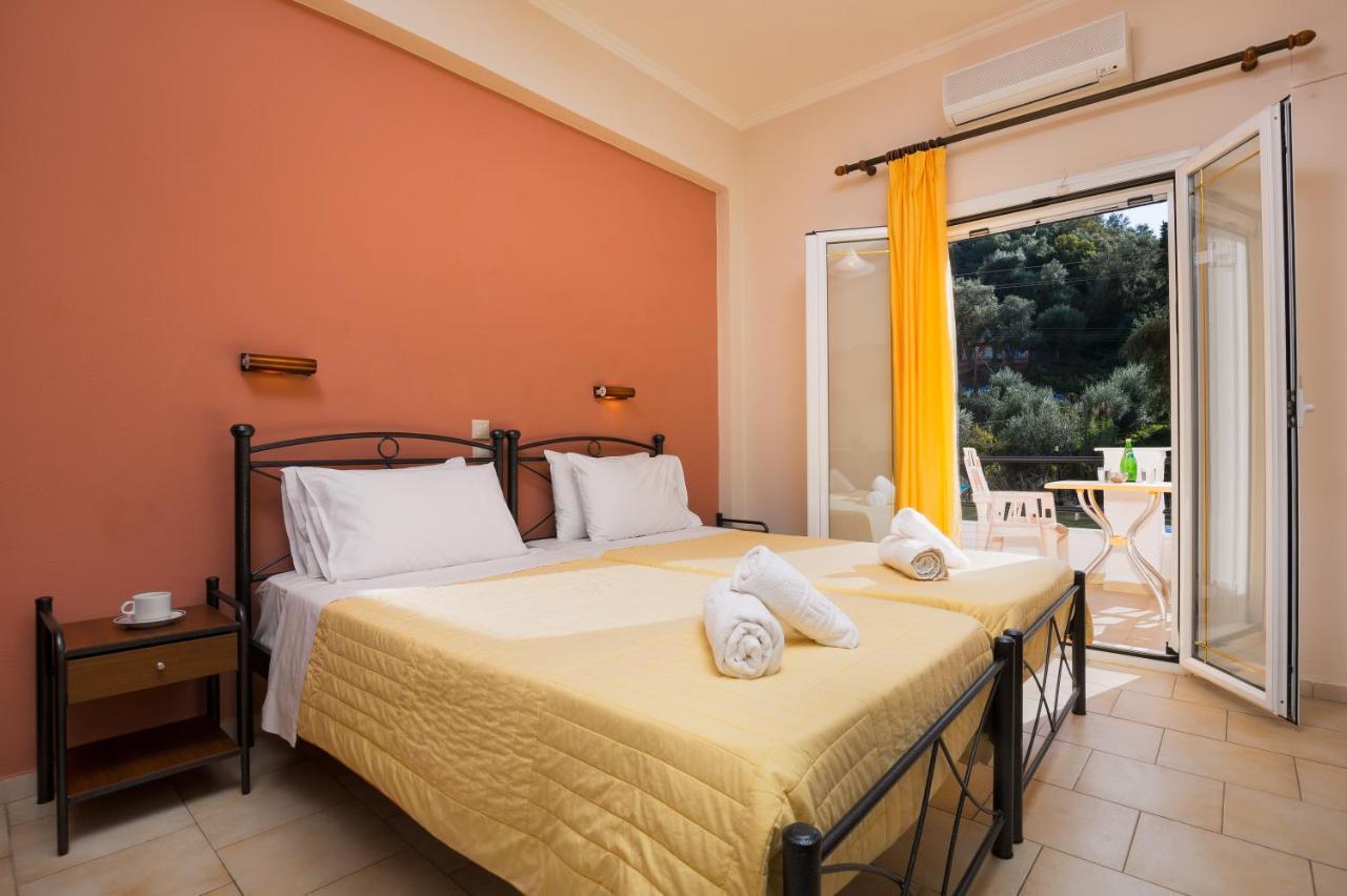 Odysseus Apartments By Hotelius Agios Gordios  Bagian luar foto