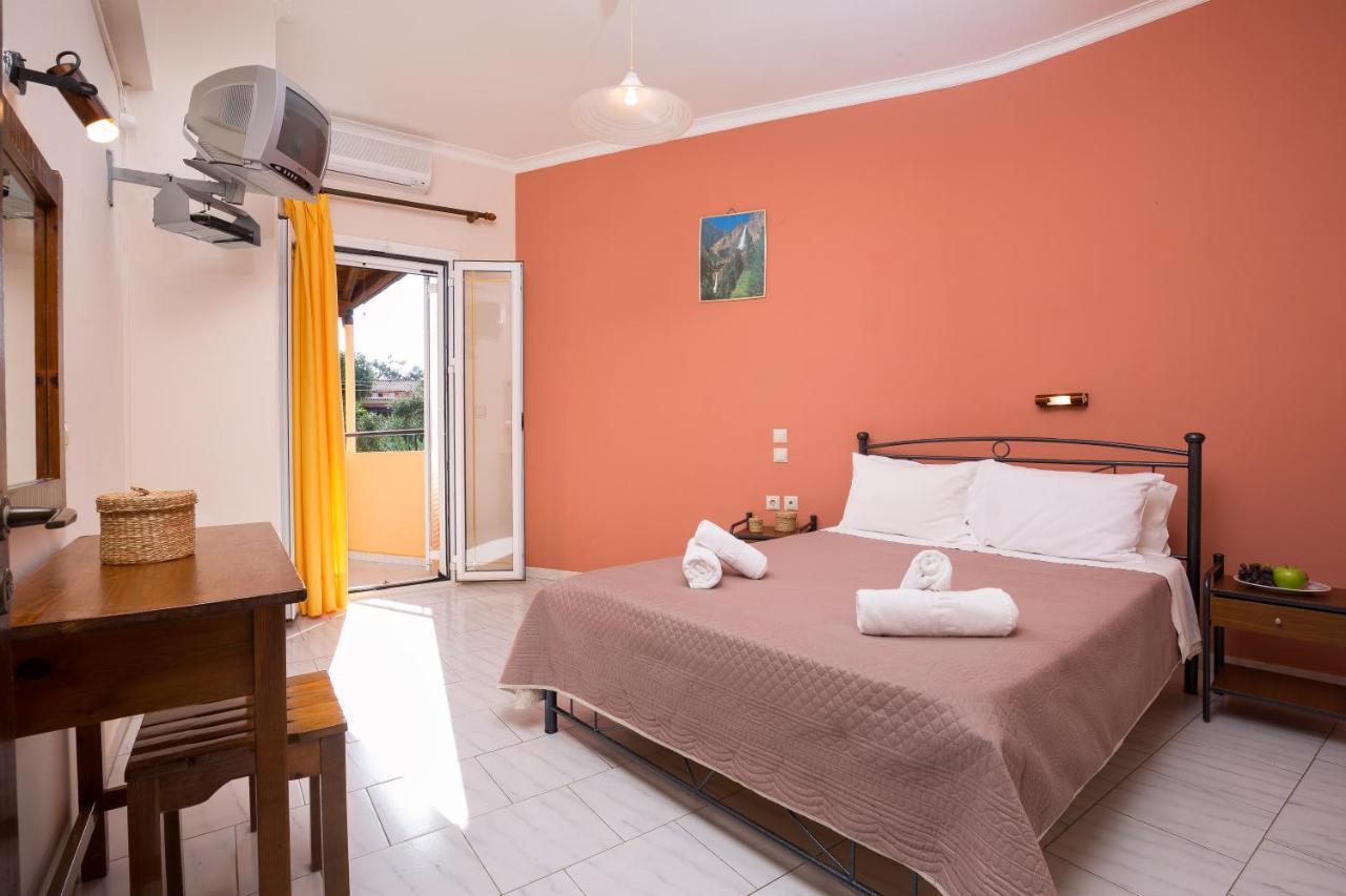 Odysseus Apartments By Hotelius Agios Gordios  Bagian luar foto