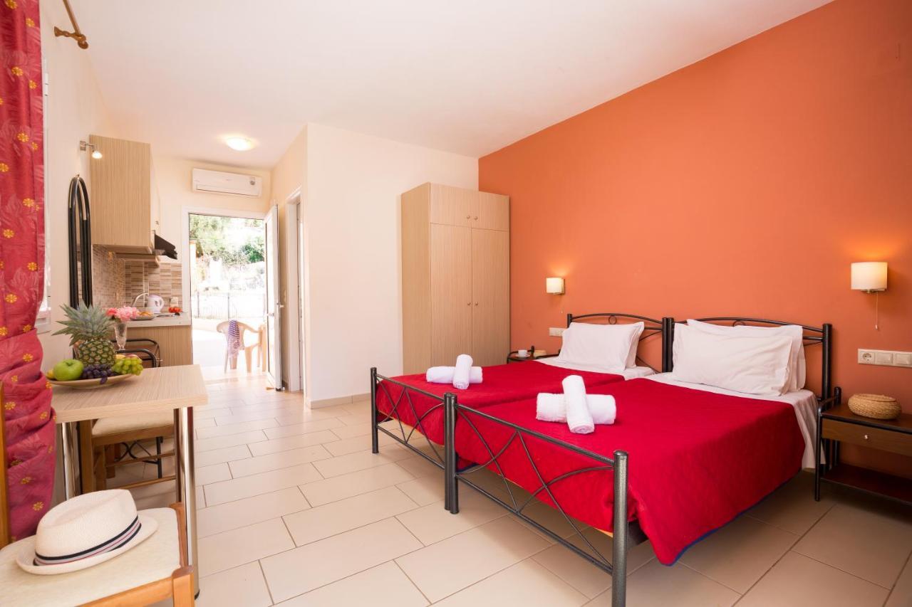 Odysseus Apartments By Hotelius Agios Gordios  Bagian luar foto