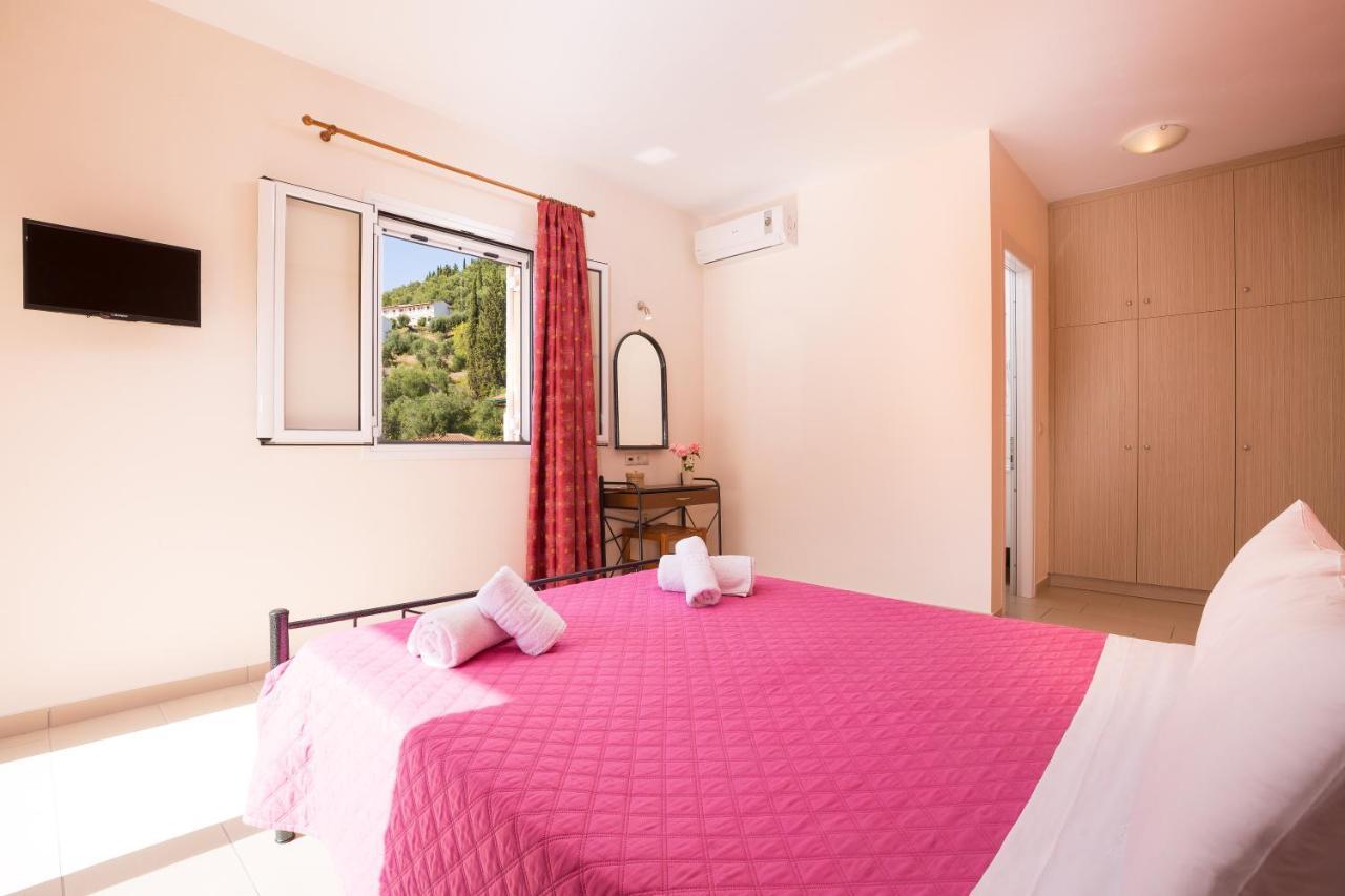 Odysseus Apartments By Hotelius Agios Gordios  Bagian luar foto